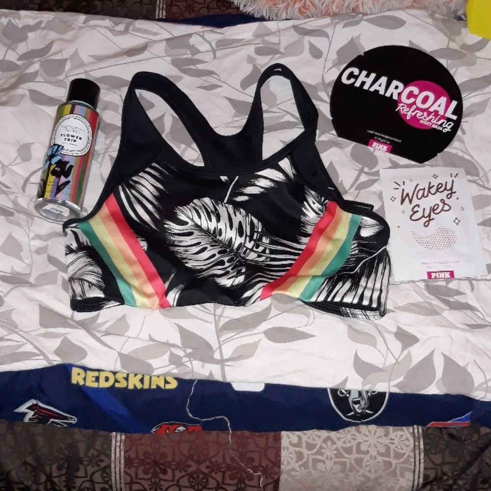 FINAL SALE✔4 PIECE VS/PINK BUNDLE NWT